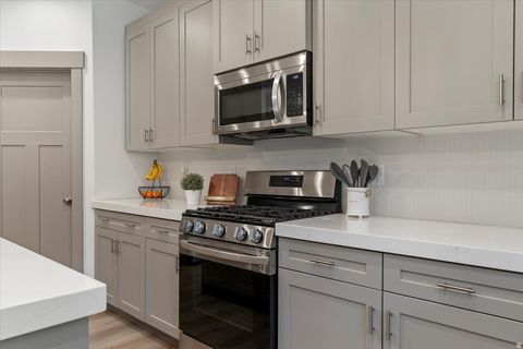 Tiny photo for 365 S MOUNTAIN RD, Fruit Heights, UT 84037 (MLS # 2159669)