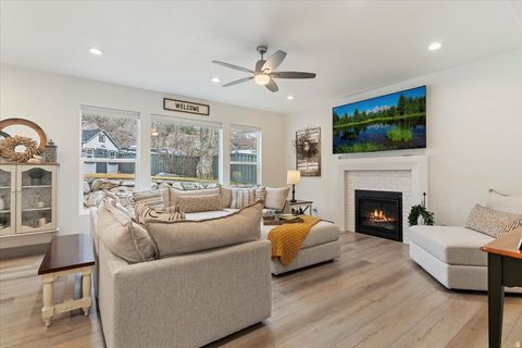 Tiny photo for 365 S MOUNTAIN RD, Fruit Heights, UT 84037 (MLS # 2159669)