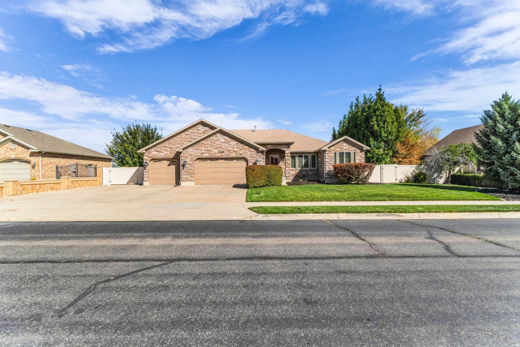 Photo of 11159 S VIA ENCANTADA WAY, South Jordan, UT 84095 (MLS # 2186098)