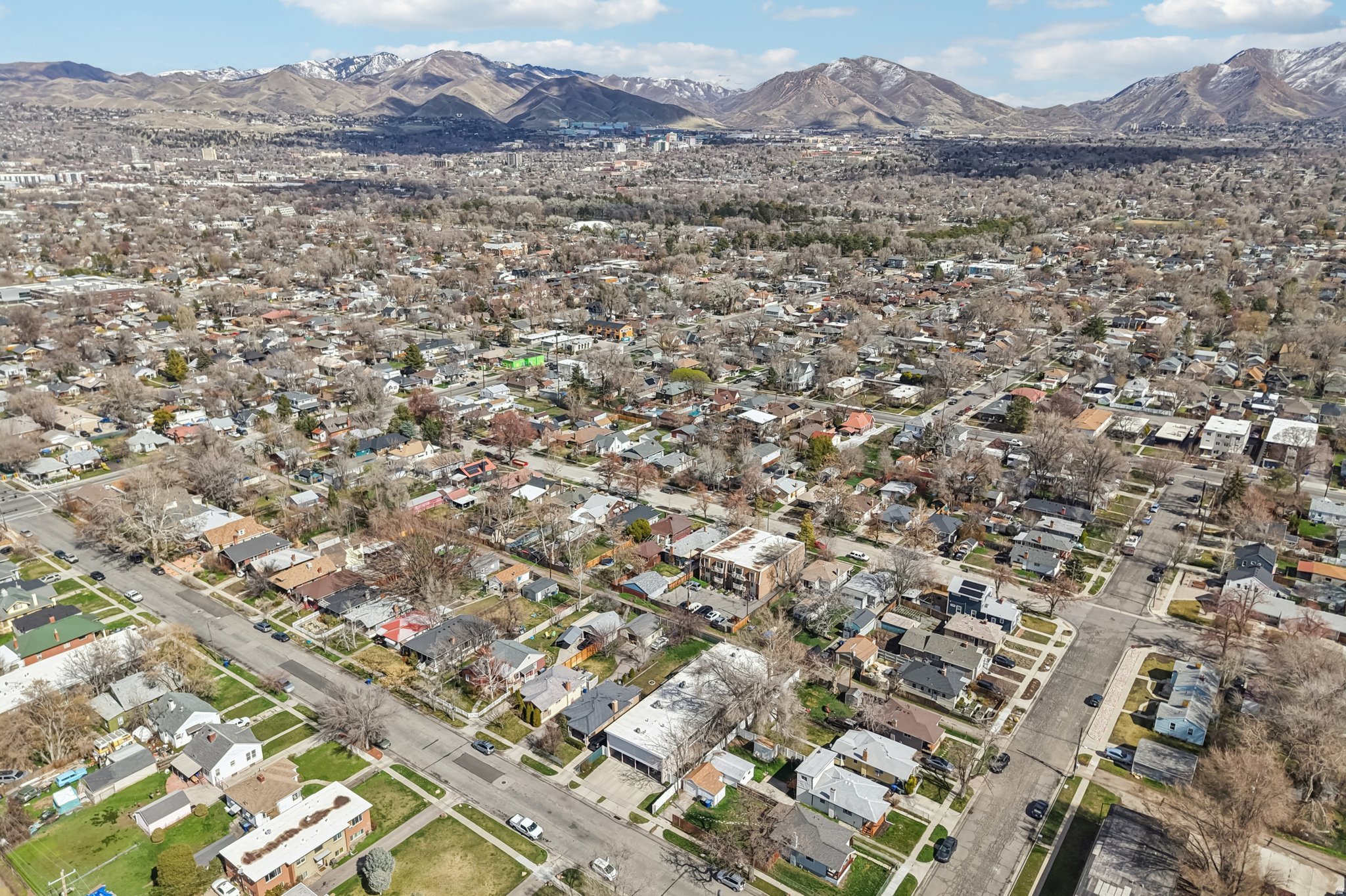 VILLA PARK CONDOMINI - Residential