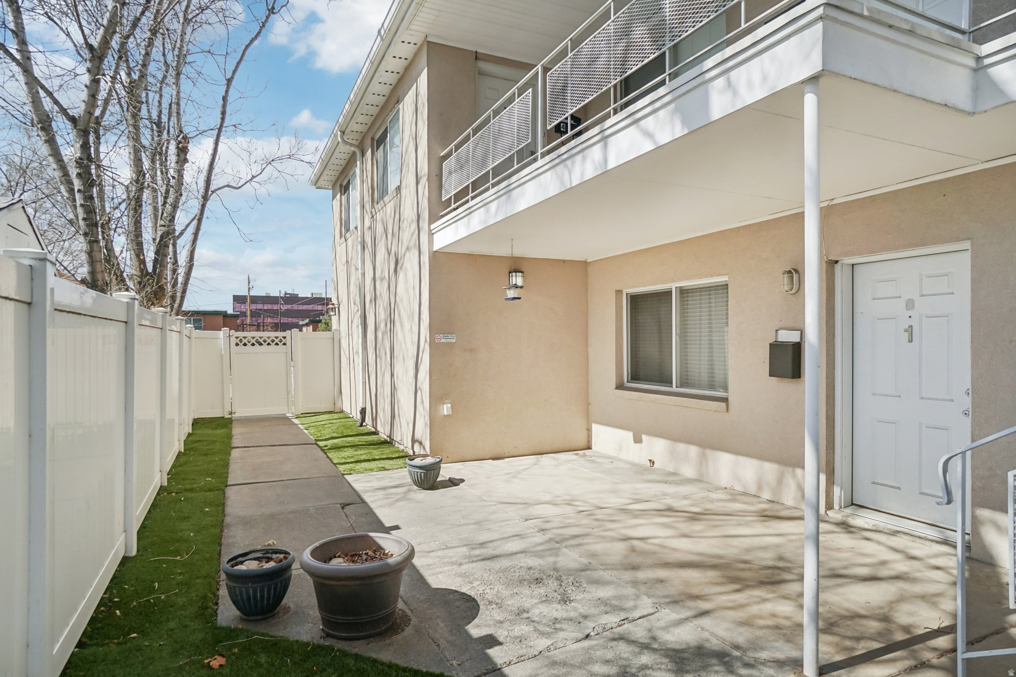 VILLA PARK CONDOMINI - Residential