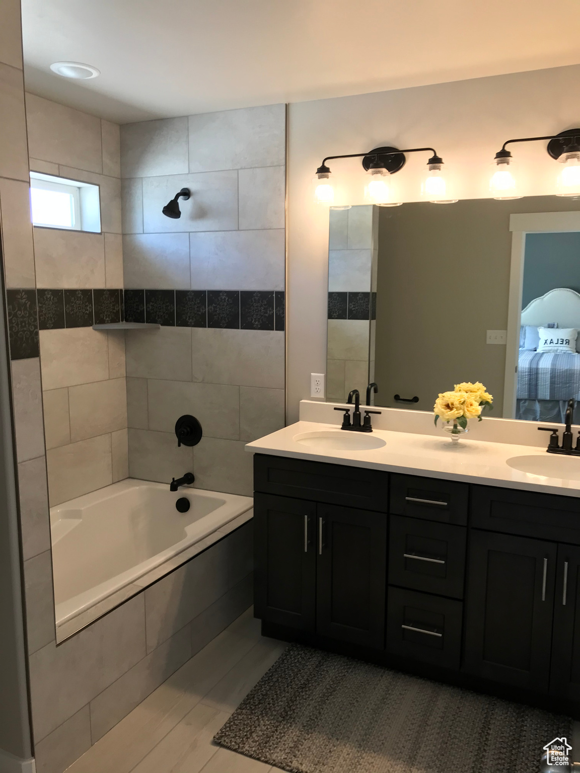 MONA PEAKS - Residential