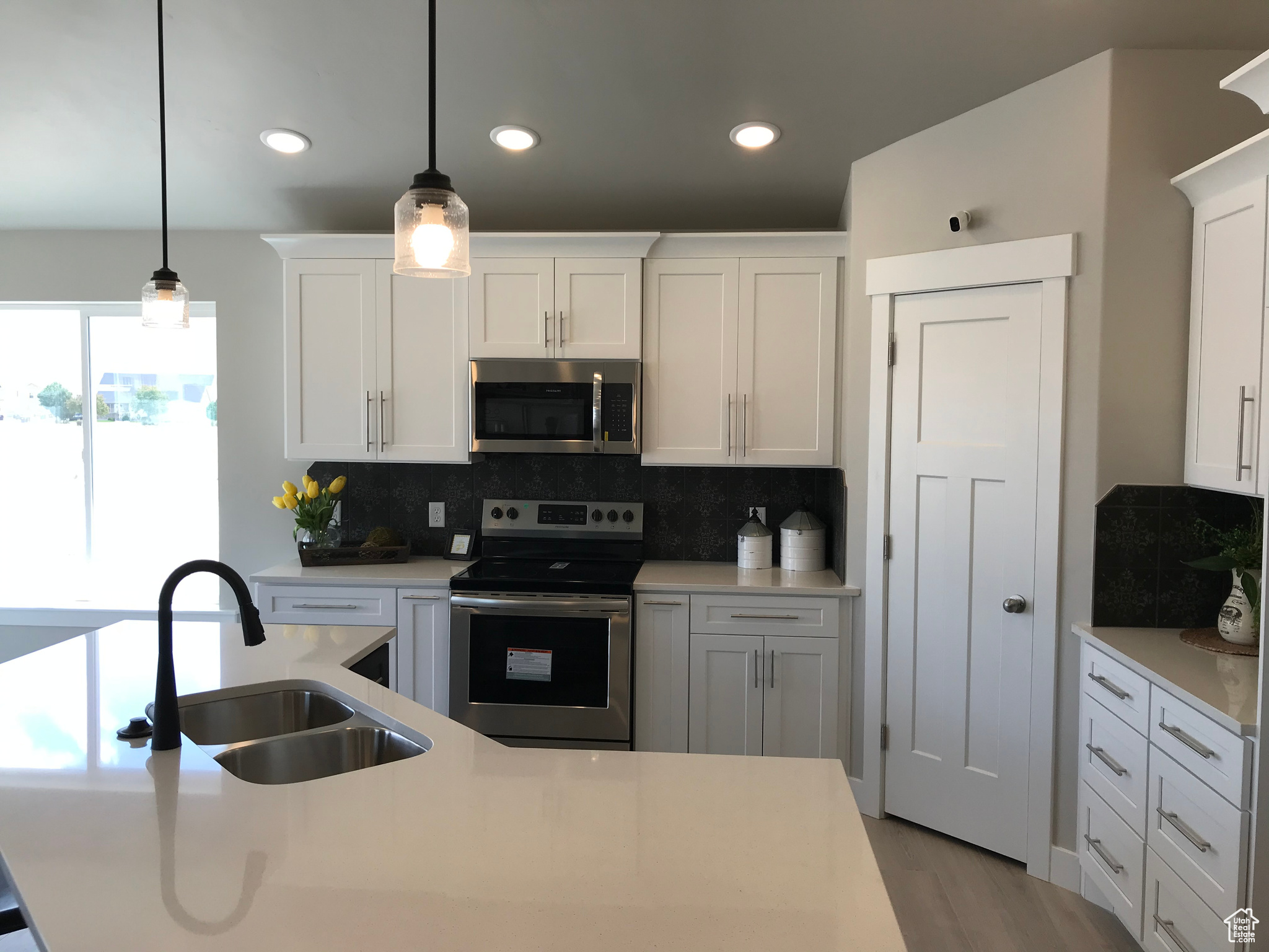 MONA PEAKS - Residential