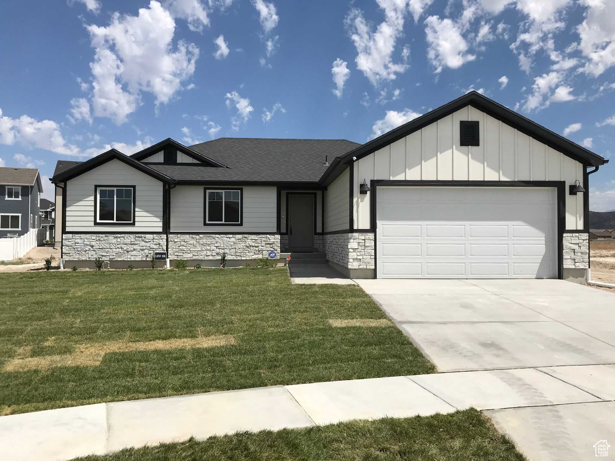 MONA PEAKS - Residential