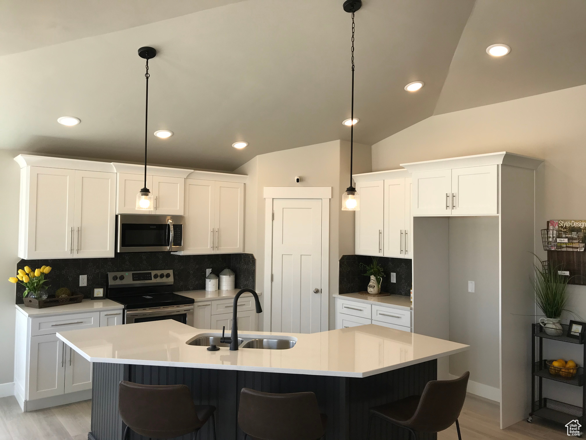 MONA PEAKS - Residential