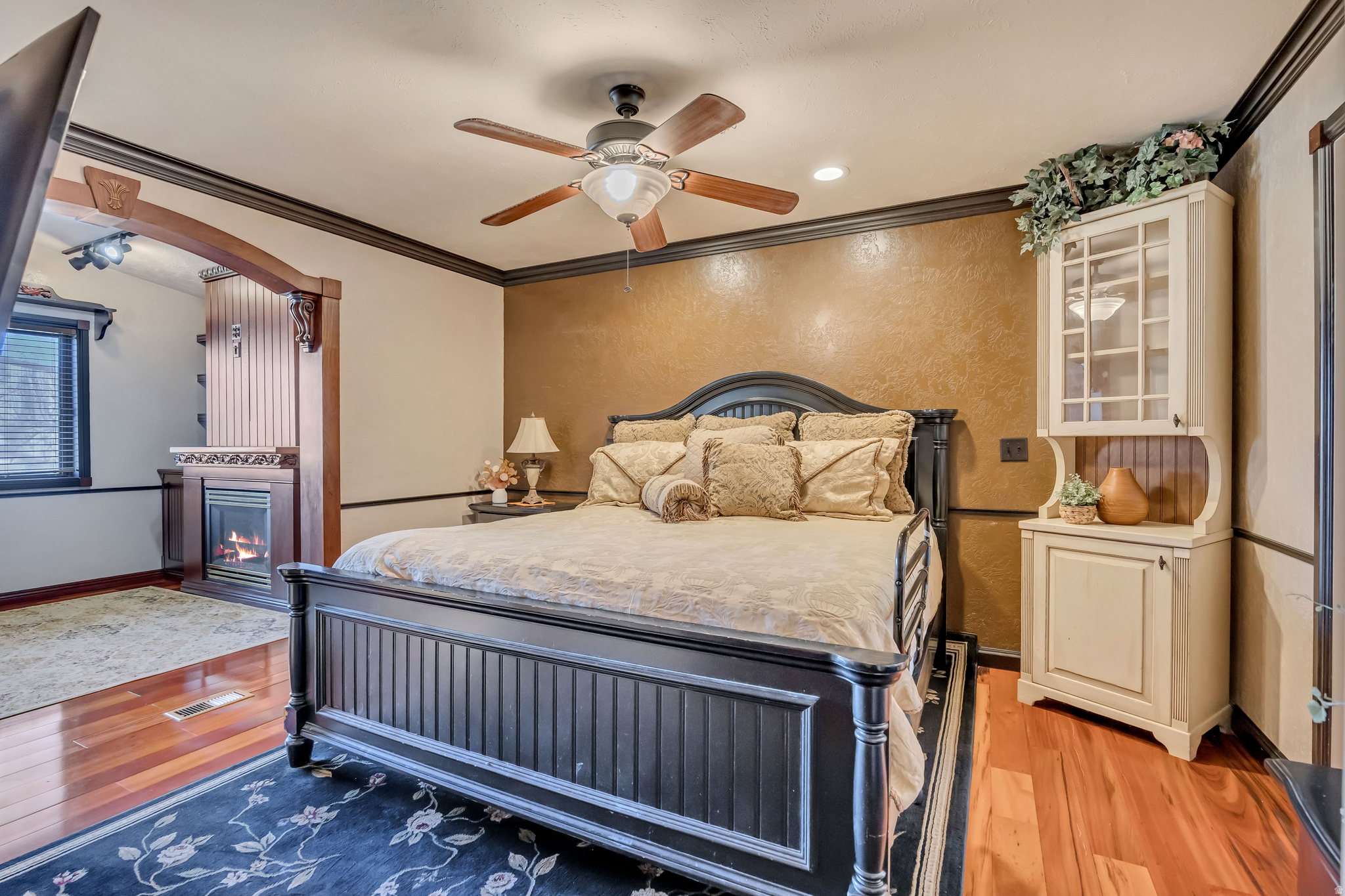 CHATTEL ESTATES - Residential