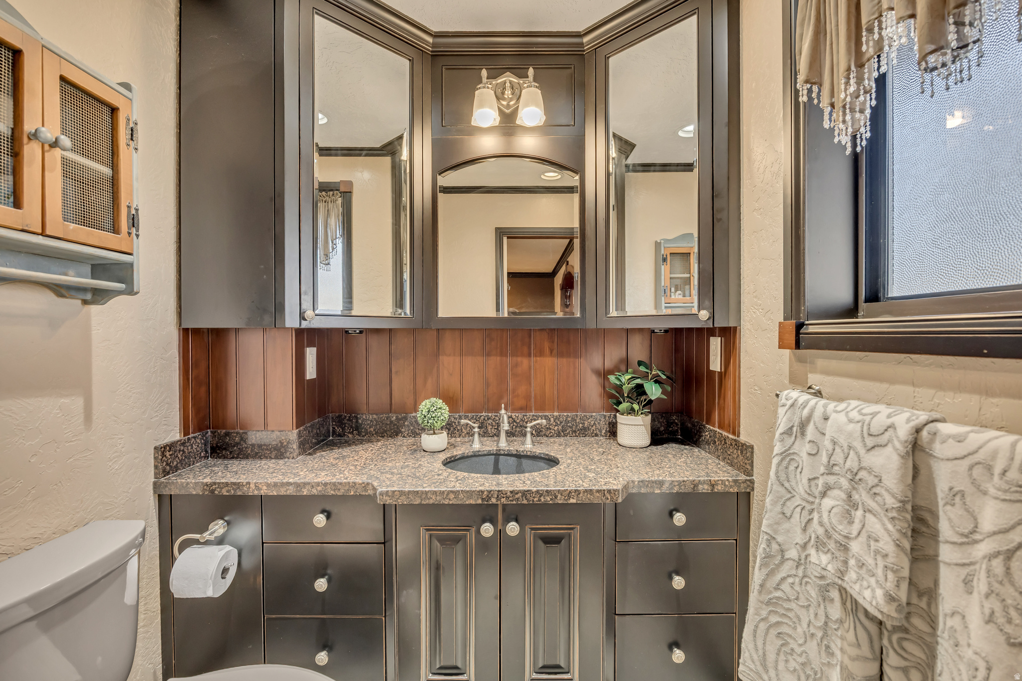 CHATTEL ESTATES - Residential