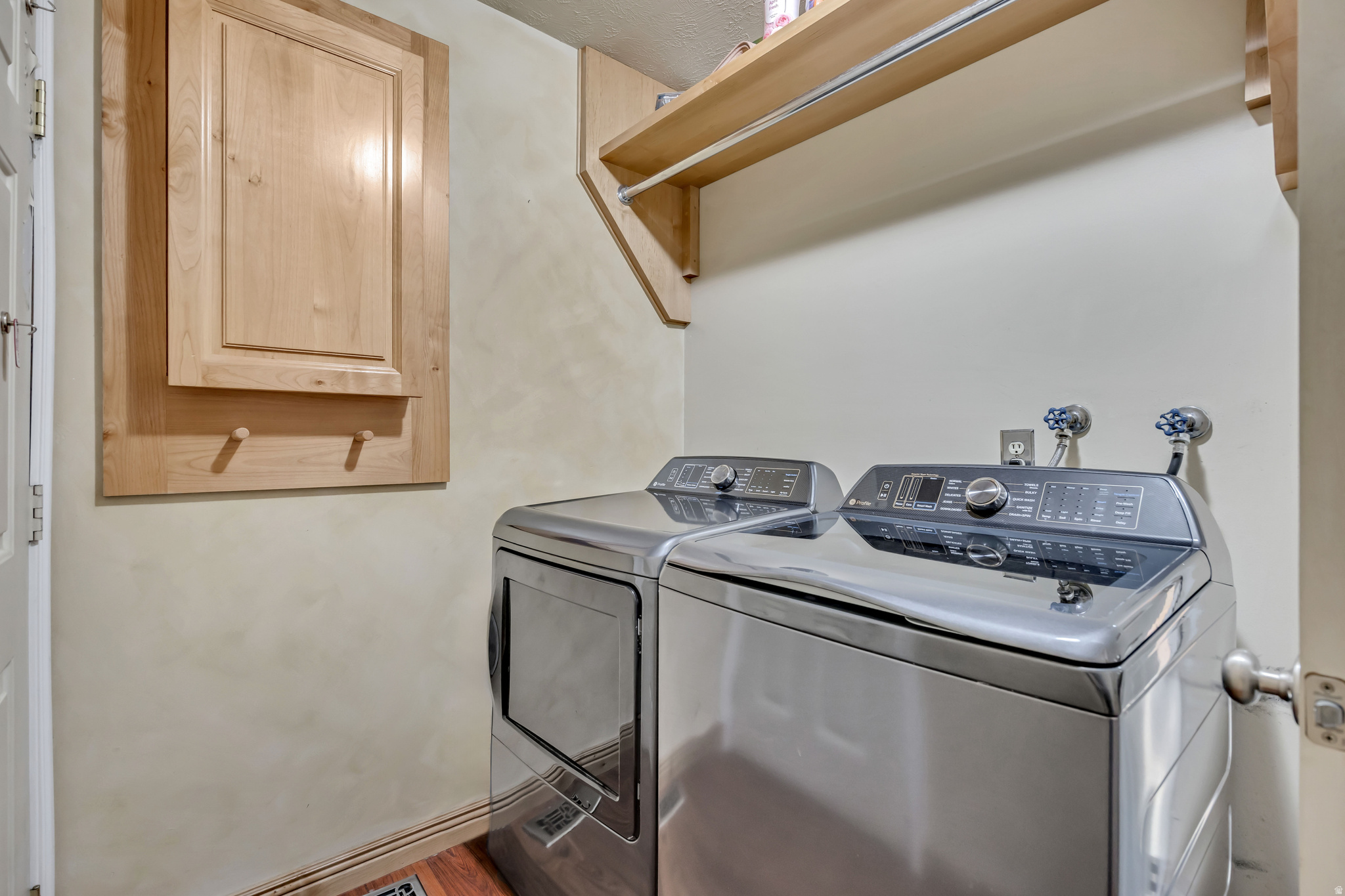 CHATTEL ESTATES - Residential