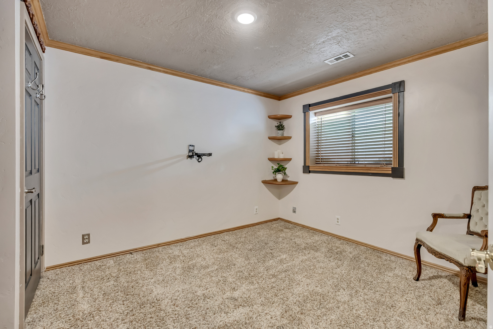 CHATTEL ESTATES - Residential