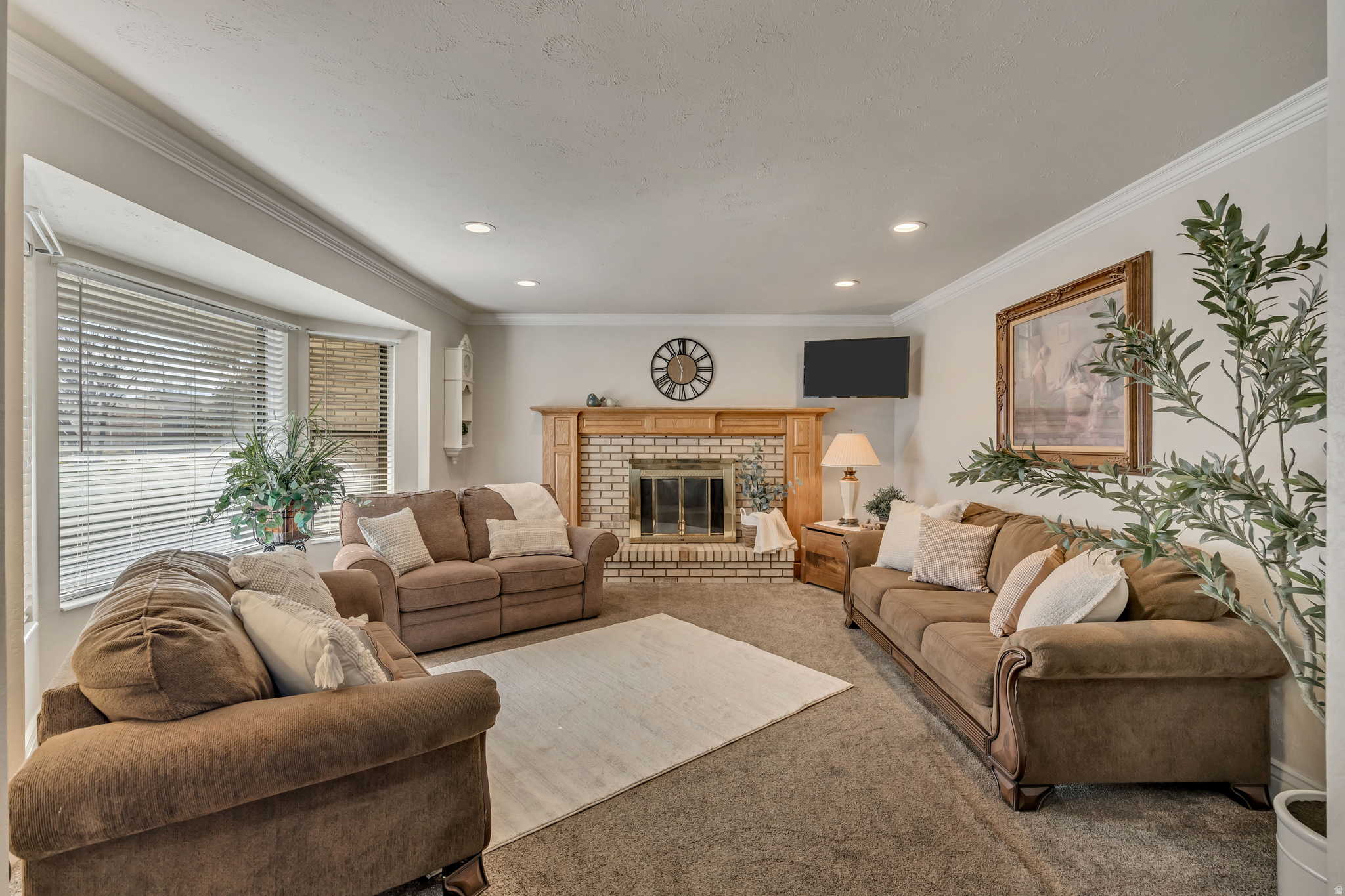 CHATTEL ESTATES - Residential