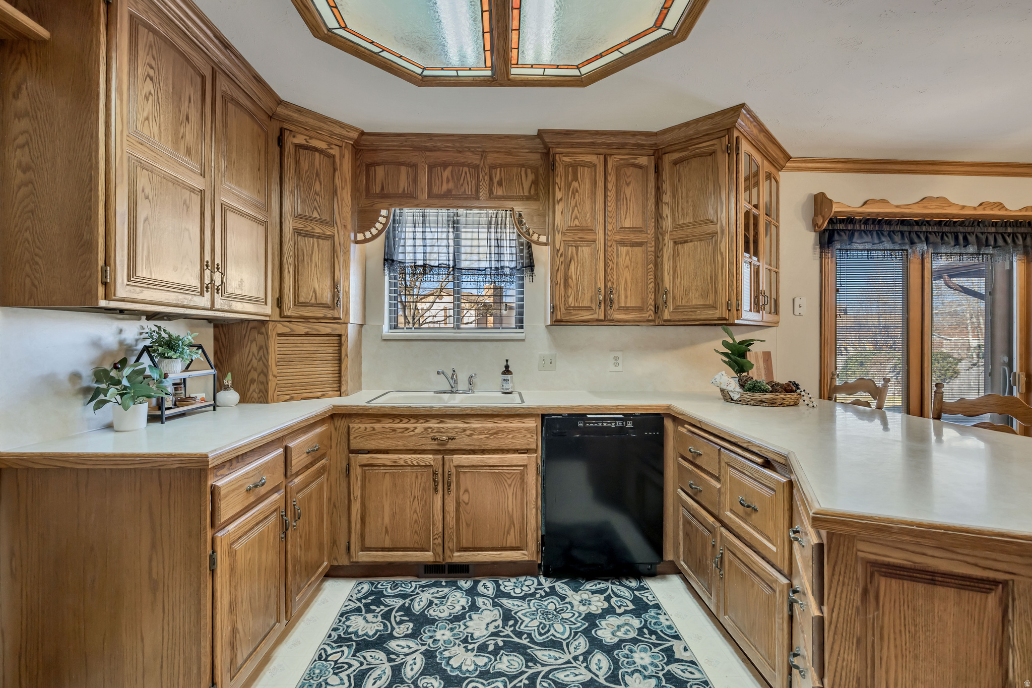 CHATTEL ESTATES - Residential