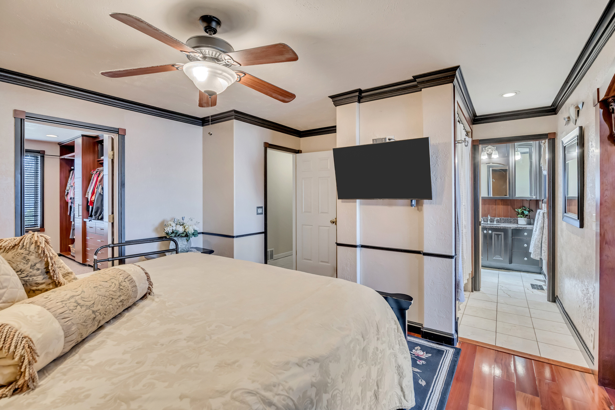 CHATTEL ESTATES - Residential