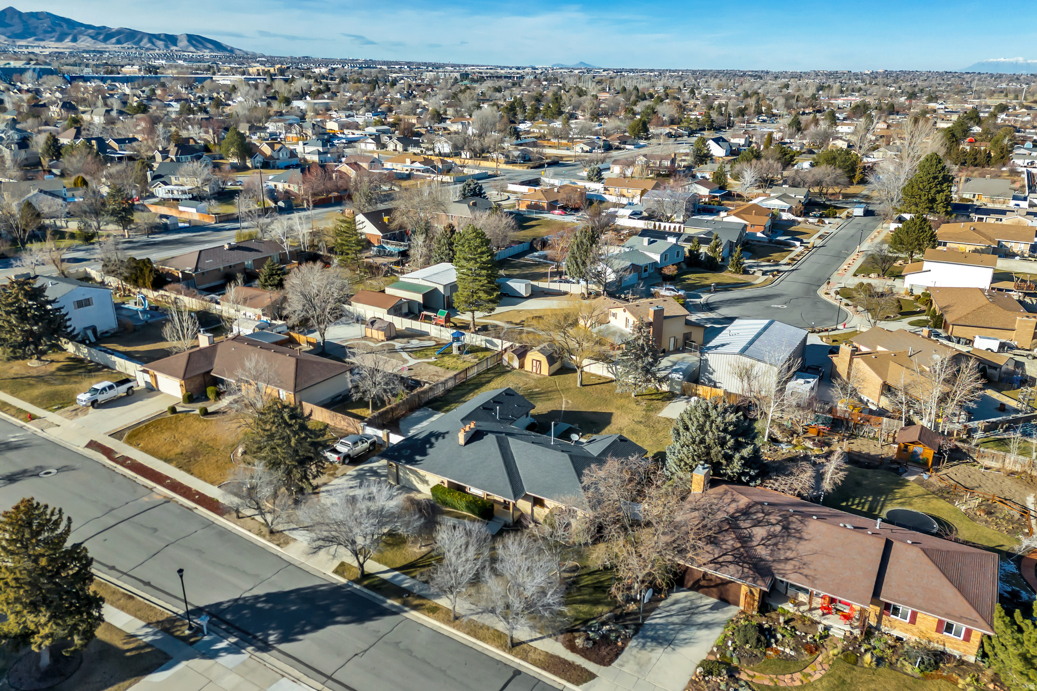 CHATTEL ESTATES - Residential