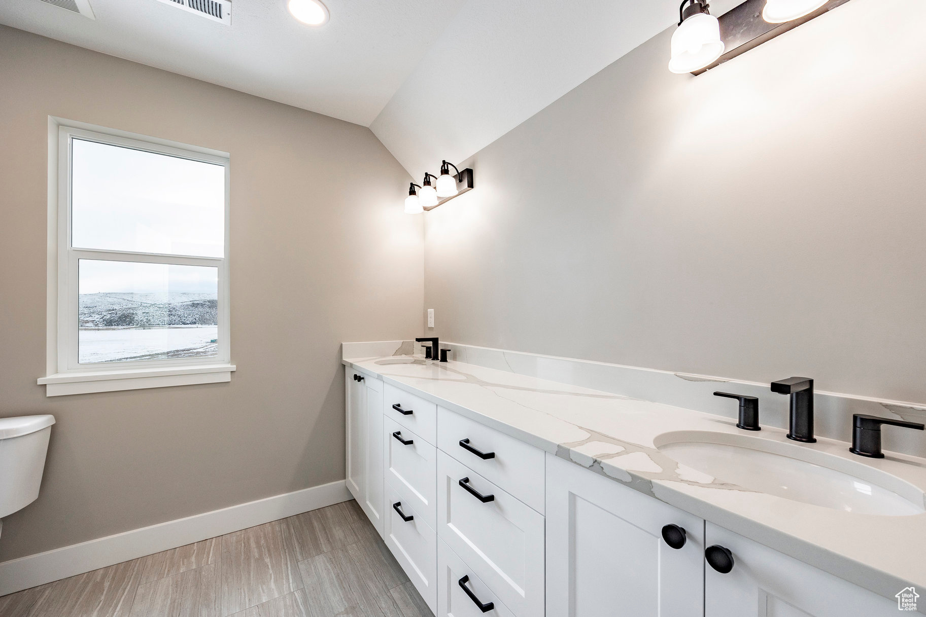 2678 S Eagle Dr #12, Garden City, Utah image 38