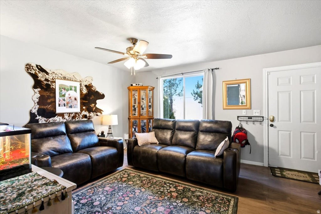 Photo of 425 W 300 N, Clearfield, UT 84015 (MLS # 2185495)