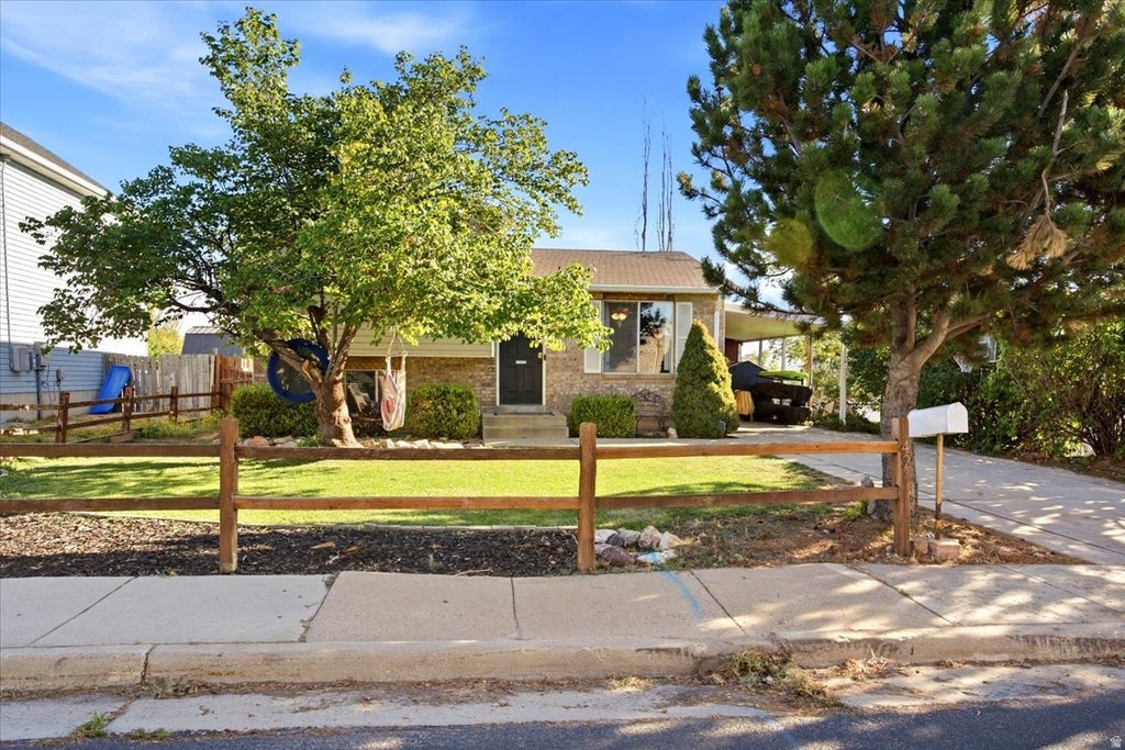 Photo of 425 W 300 N, Clearfield, UT 84015 (MLS # 2185495)