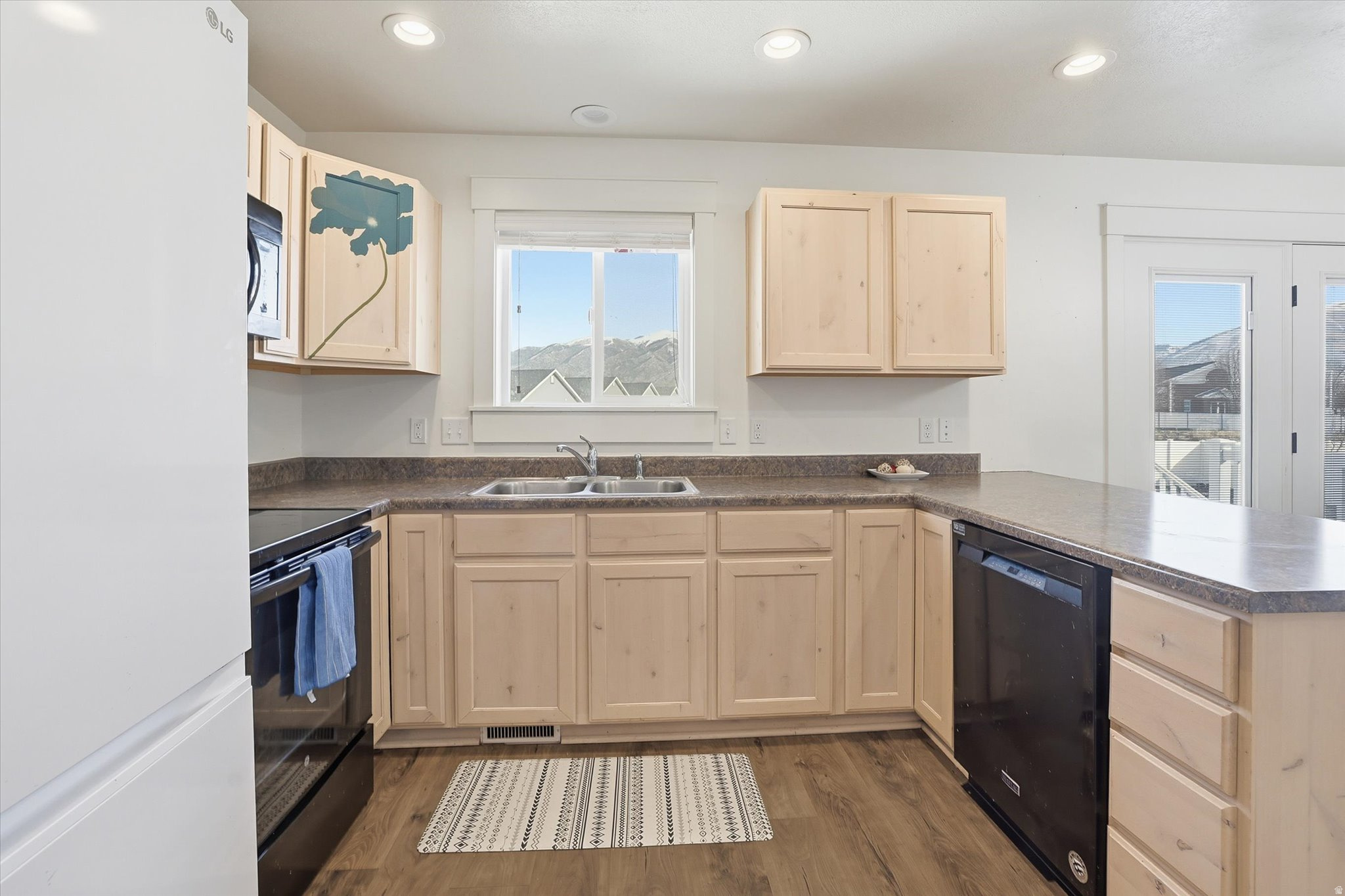 MAPLE VIEW ESTATES - Residential