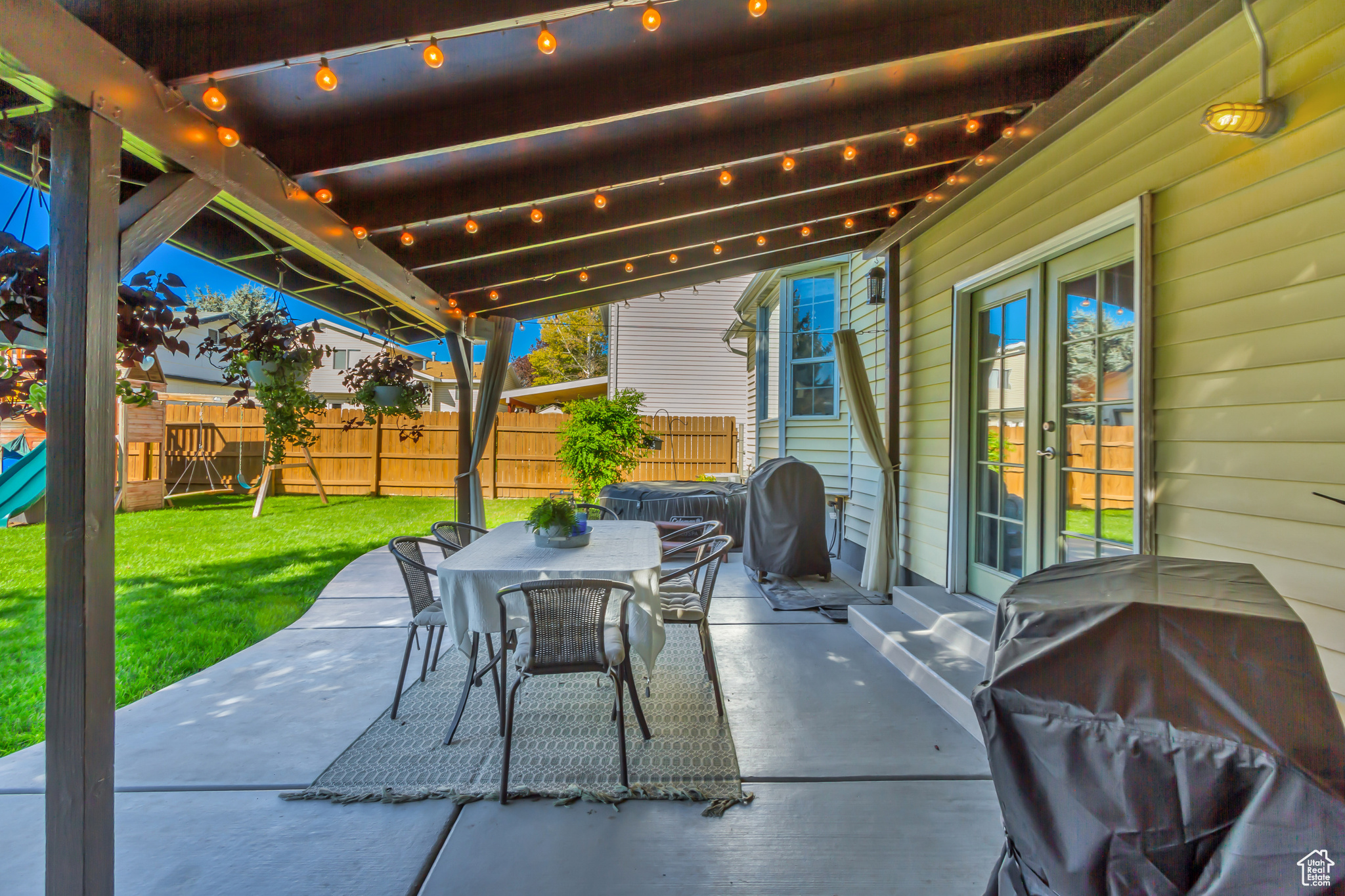 CREEKWOOD - Residential