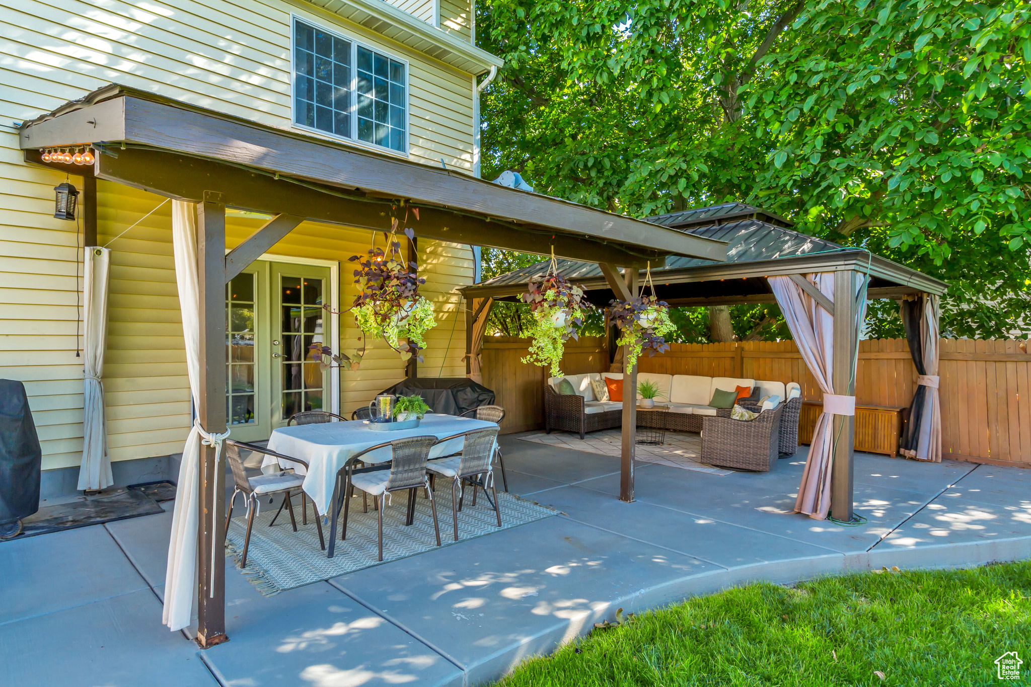 CREEKWOOD - Residential