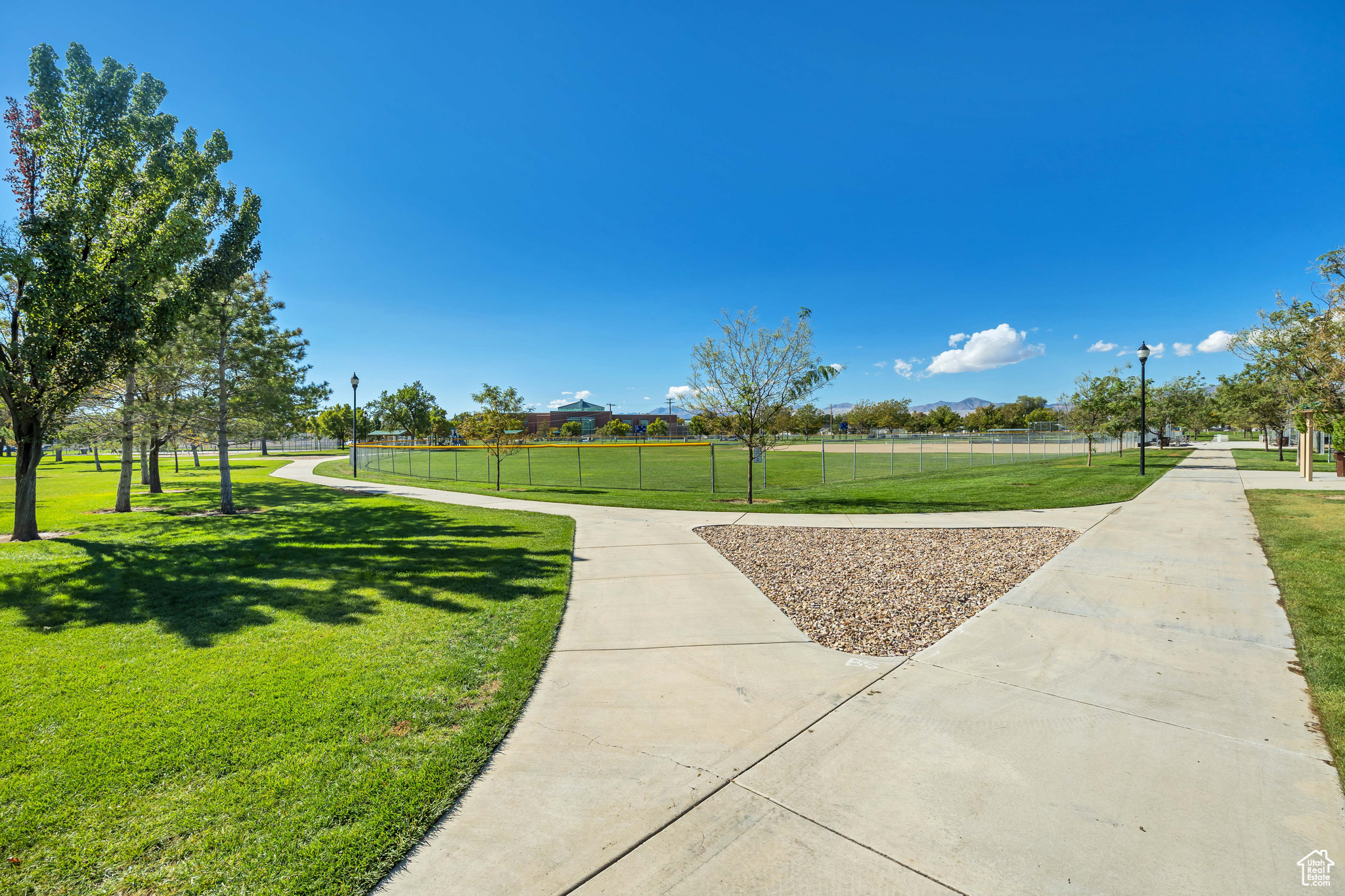 CREEKWOOD - Residential