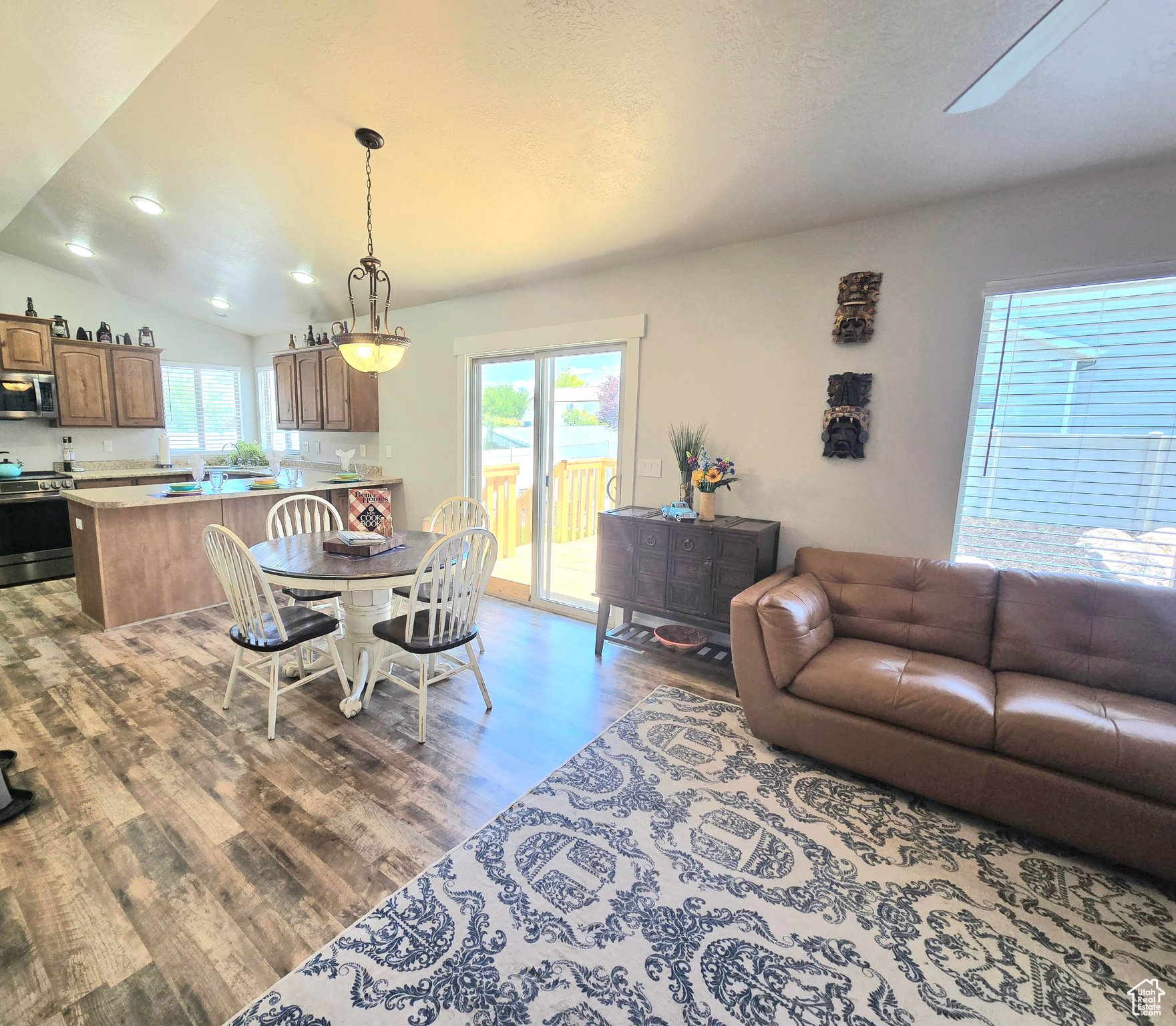 CHERRY RIDGE - Residential