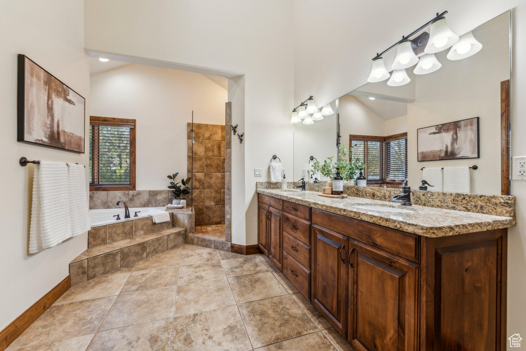 Park City, Utah 84098, United States, 5 Bedrooms Bedrooms, ,4 BathroomsBathrooms,Residential,Pending,123440