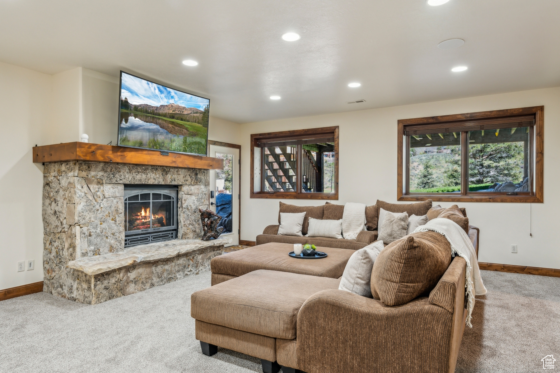 Park City, Utah 84098, United States, 5 Bedrooms Bedrooms, ,4 BathroomsBathrooms,Residential,Pending,123440