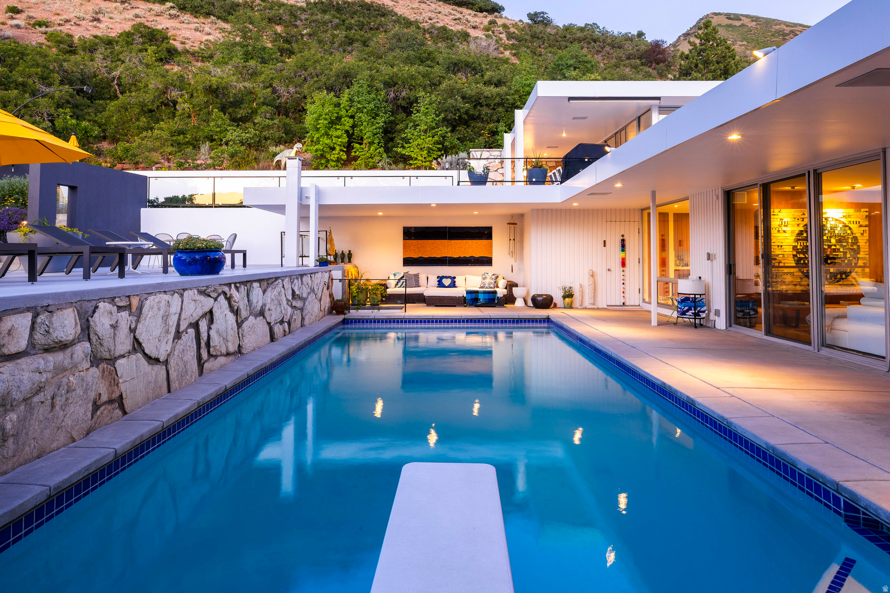 OAK HILLS - Residential