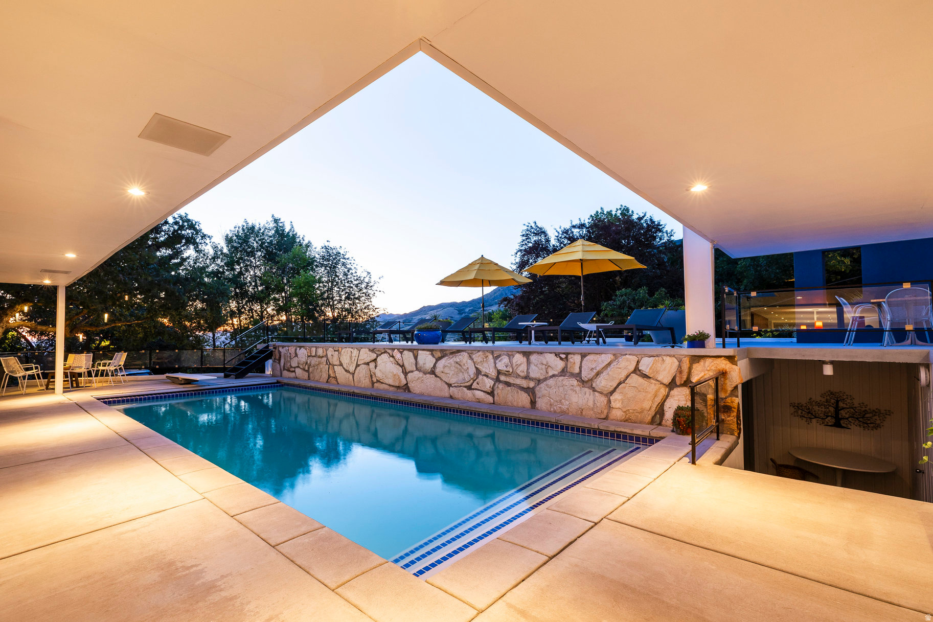 OAK HILLS - Residential