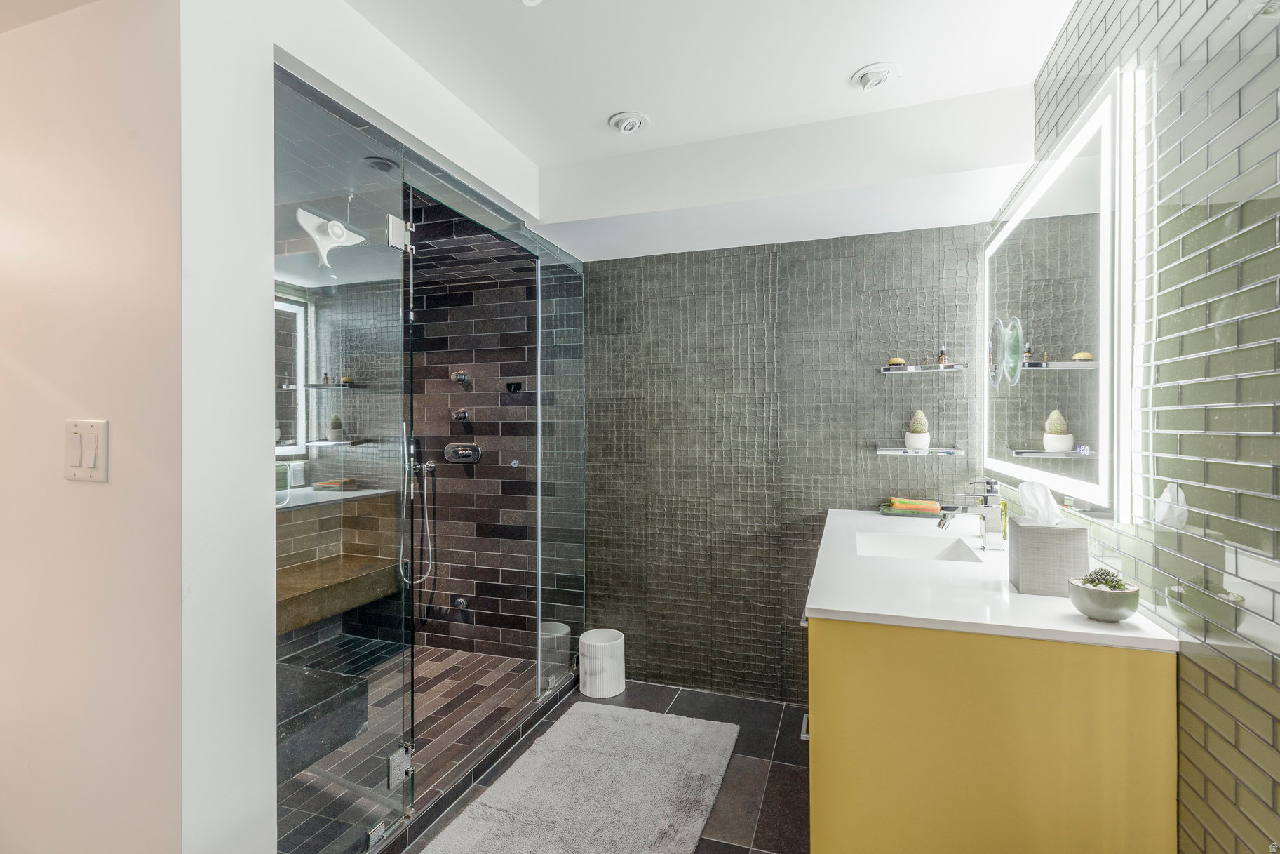 OAK HILLS - Residential