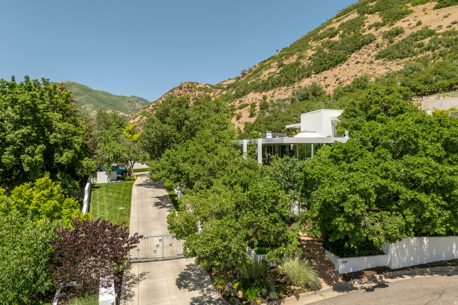 OAK HILLS - Residential