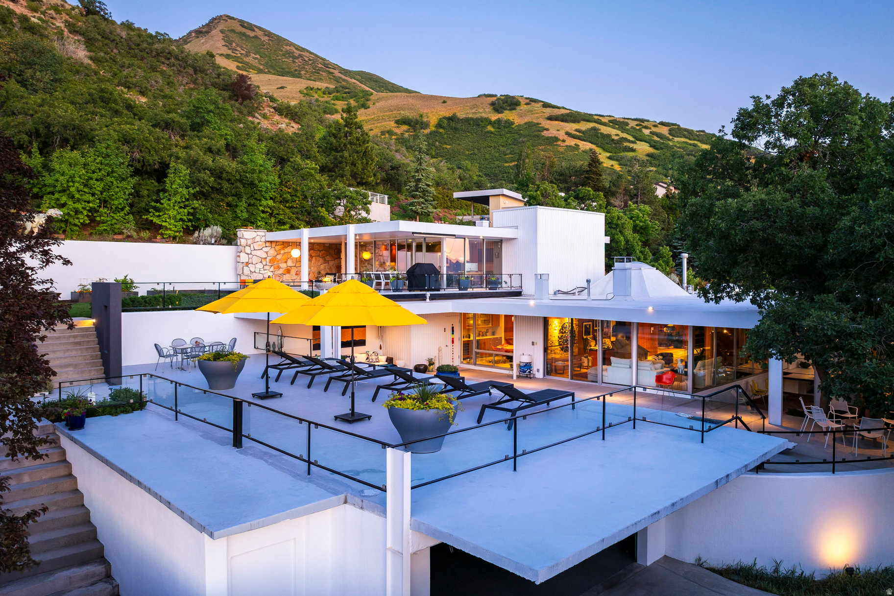 OAK HILLS - Residential