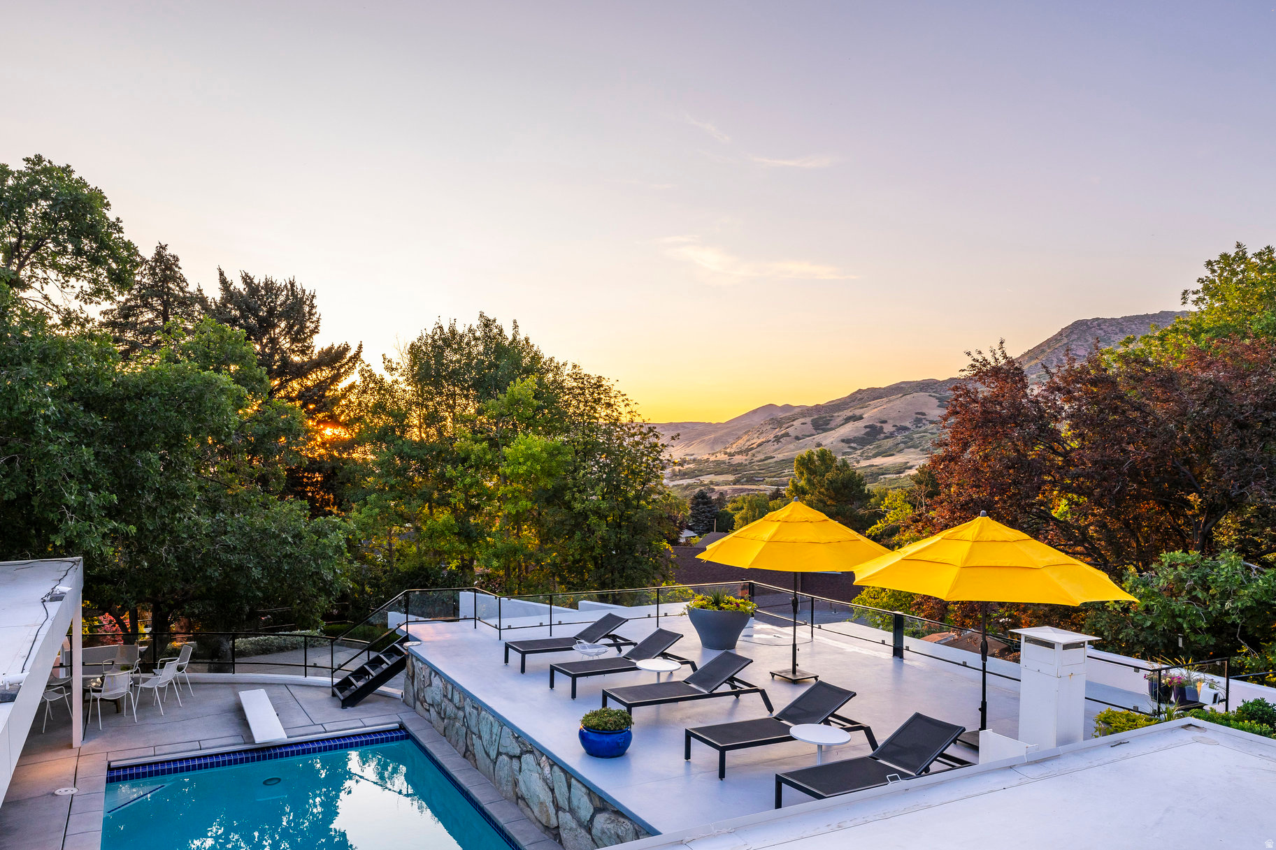 OAK HILLS - Residential