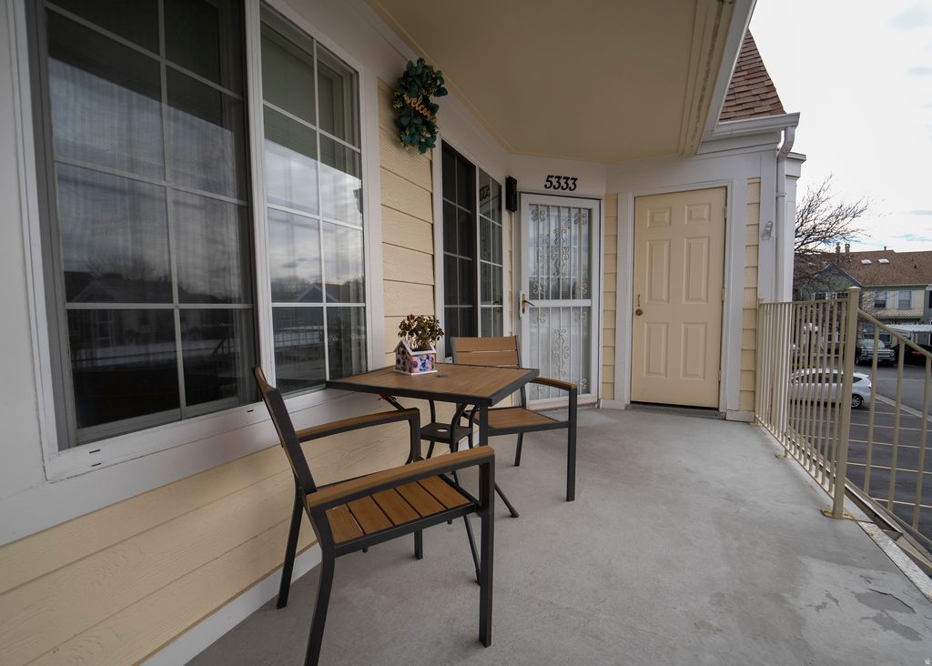 Photo of 5333 S BEACON HILL CIR #136, Taylorsville, UT 84123 (MLS # 2142903)