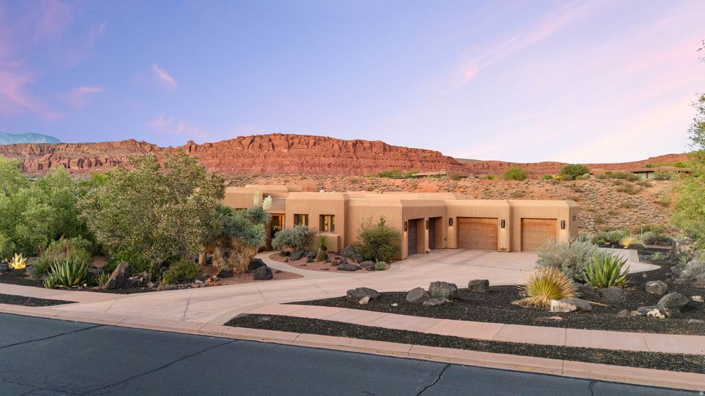 Photo of 2688 N CHACO TRL, Saint George, UT 84770 (MLS # 2157122)