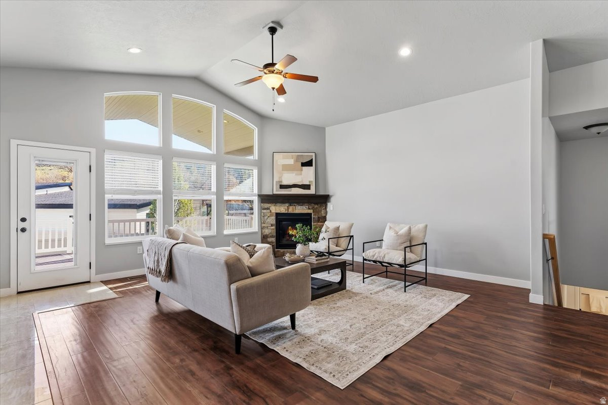 HIDDEN VALLEY MEADOWS - Residential