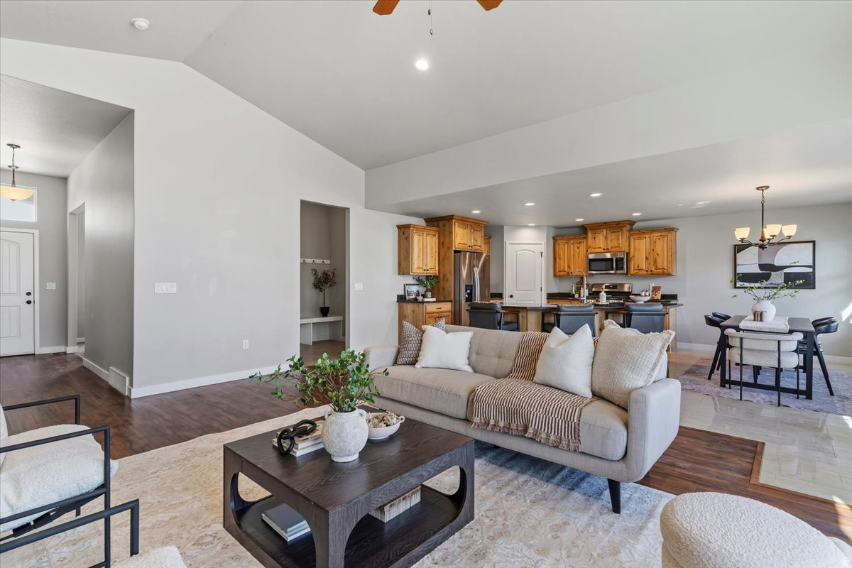 HIDDEN VALLEY MEADOWS - Residential