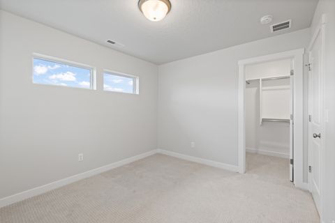 Tiny photo for 921 N EVELYN ST, Farmington, UT 84025 (MLS # 2139715)