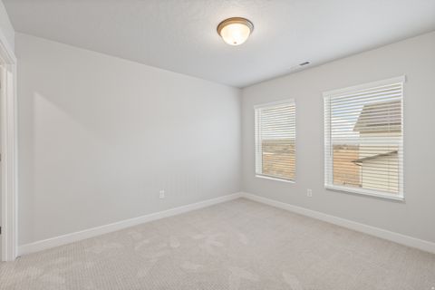 Tiny photo for 921 N EVELYN ST, Farmington, UT 84025 (MLS # 2139715)
