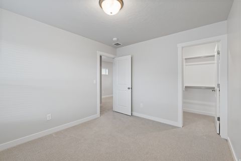 Tiny photo for 921 N EVELYN ST, Farmington, UT 84025 (MLS # 2139715)