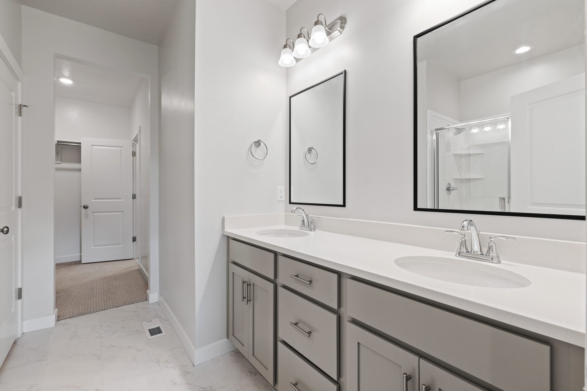 THE ROSE - Residential