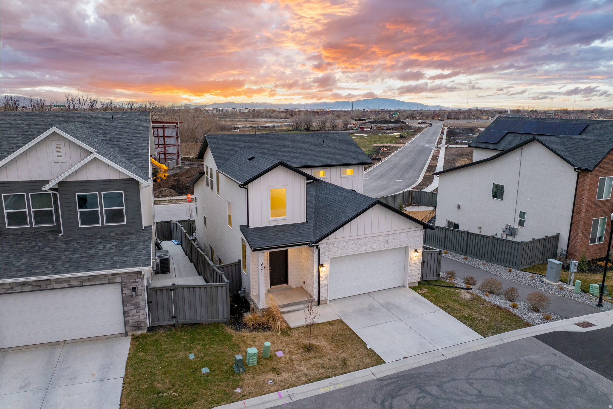 THE ROSE - Residential