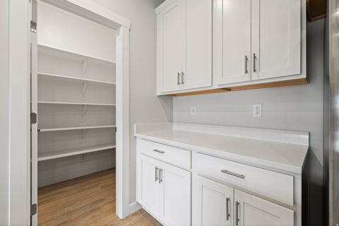 Tiny photo for 921 N EVELYN ST, Farmington, UT 84025 (MLS # 2139715)