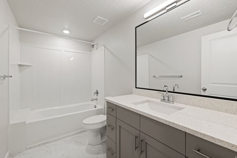 Tiny photo for 921 N EVELYN ST, Farmington, UT 84025 (MLS # 2139715)