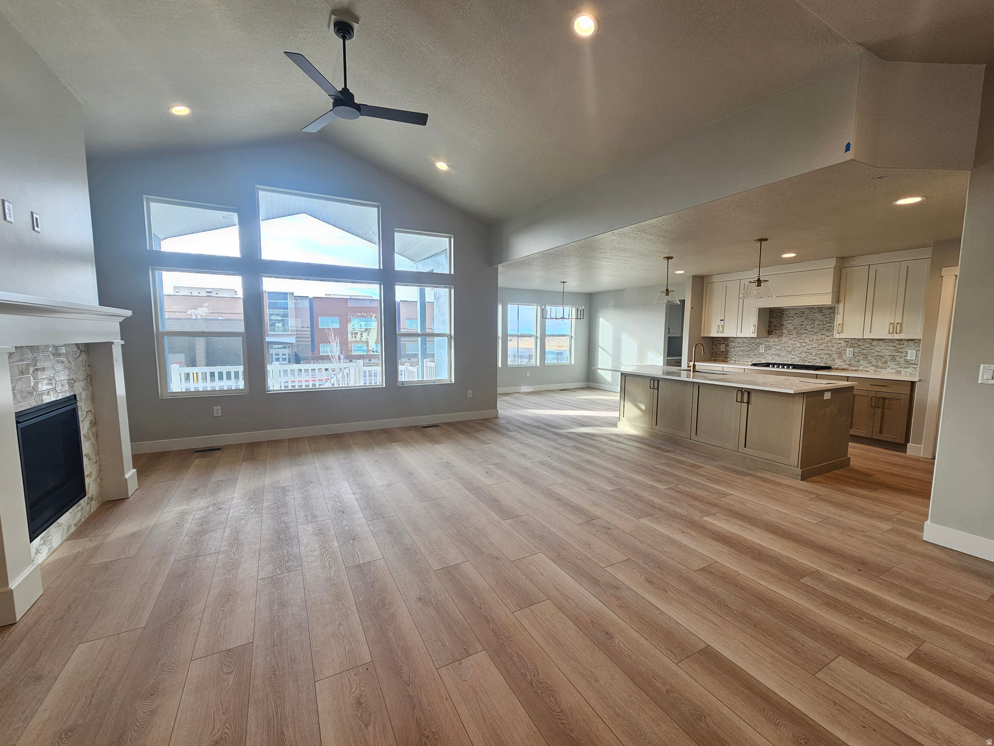 WEST RIDGE ESTATES - Residential