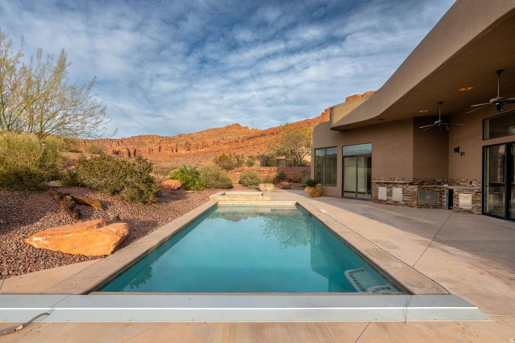 Photo of 3052 N SNOW PKWY #205, Saint George, UT 84770 (MLS # 2146793)