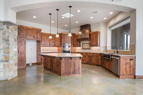 Tiny photo for 3052 N SNOW PKWY #205, Saint George, UT 84770 (MLS # 2146793)