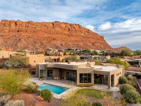 Tiny photo for 3052 N SNOW PKWY #205, Saint George, UT 84770 (MLS # 2146793)