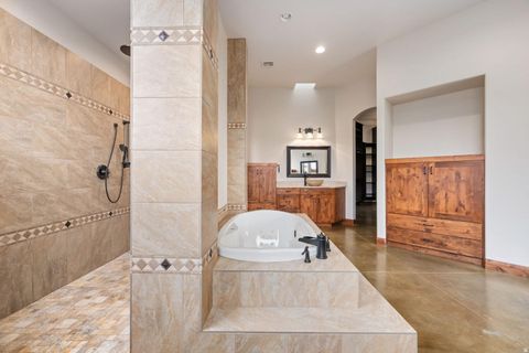 Tiny photo for 3052 N SNOW PKWY #205, Saint George, UT 84770 (MLS # 2146793)