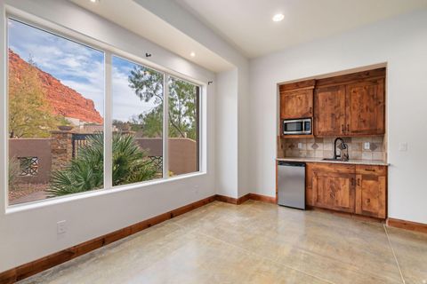 Tiny photo for 3052 N SNOW PKWY #205, Saint George, UT 84770 (MLS # 2146793)
